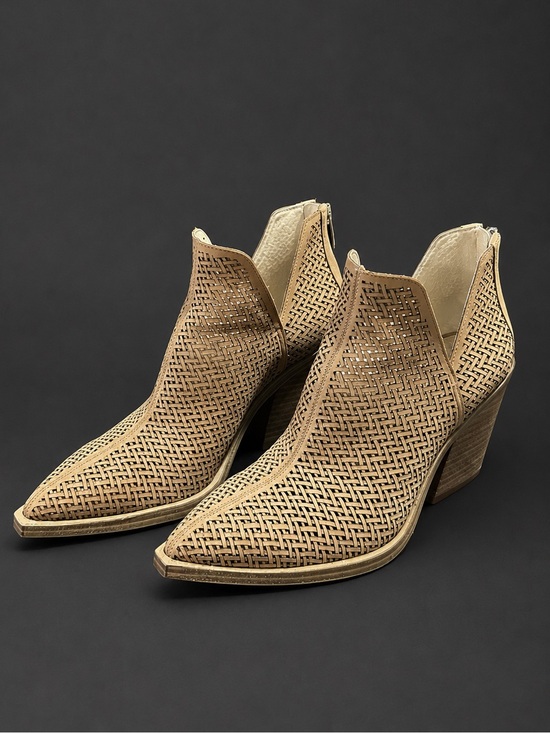 Vince Camuto Shoes - Vince Camuto Gibbela Woven Leather Pointed Toe Booties Women’s 6.5